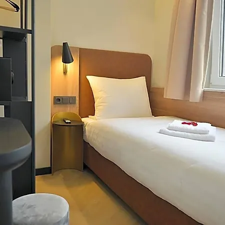 Day8 Hotel
