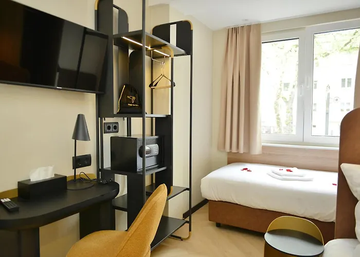 Day8 3* Kolín nad Rýnem